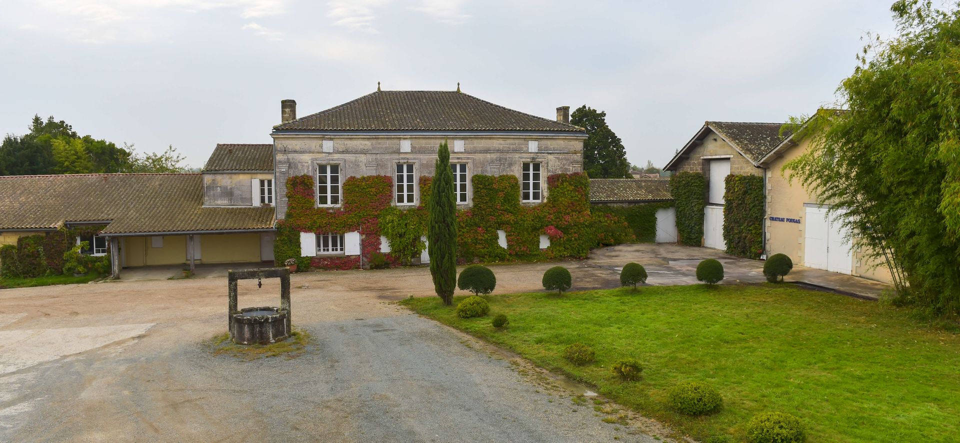 Vue du Château Fougas, Cotes de Bourg Bio et en Biodynamie